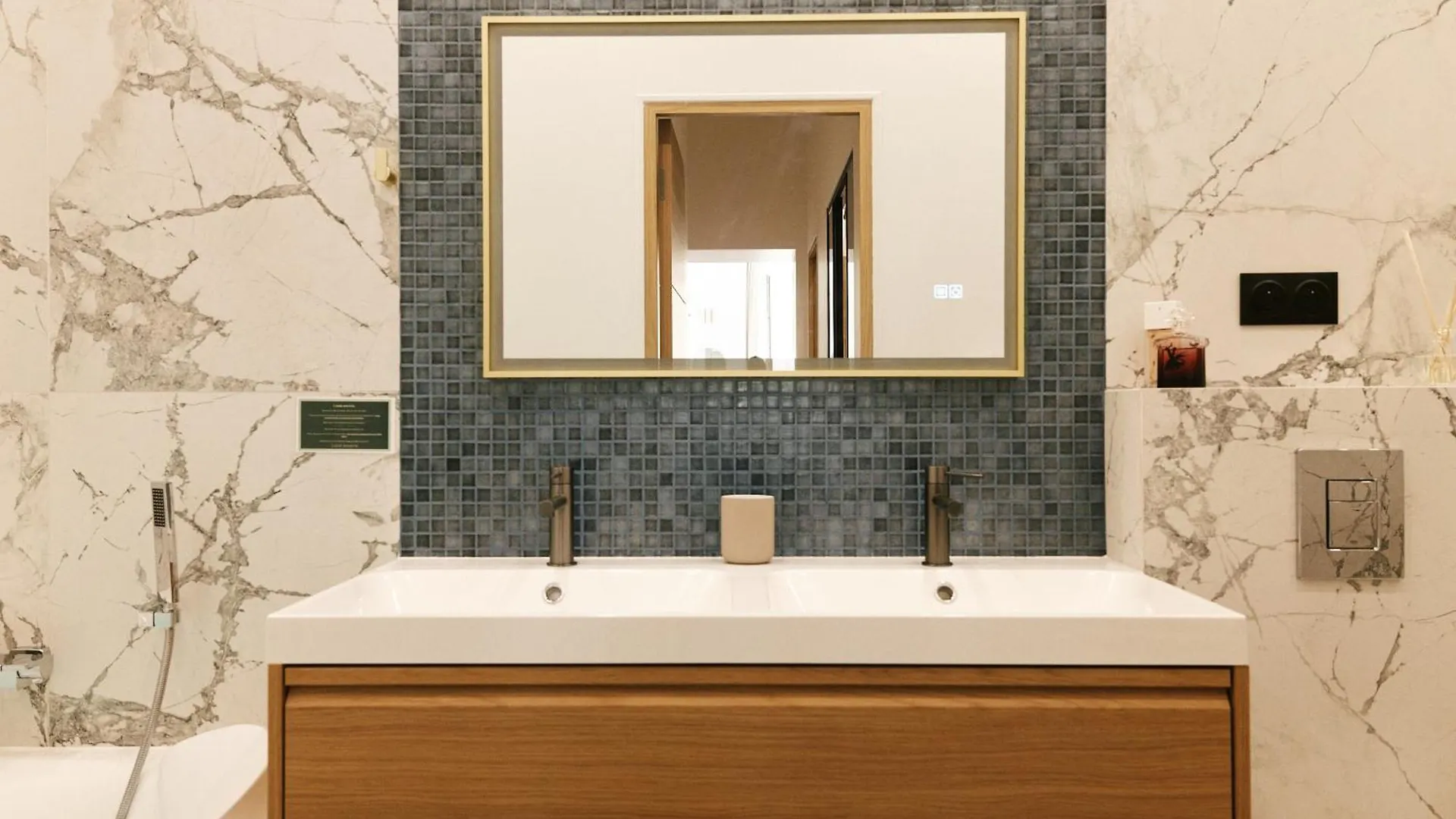 Apartment Lavie Maison Marais Ac Hot Tub Paris